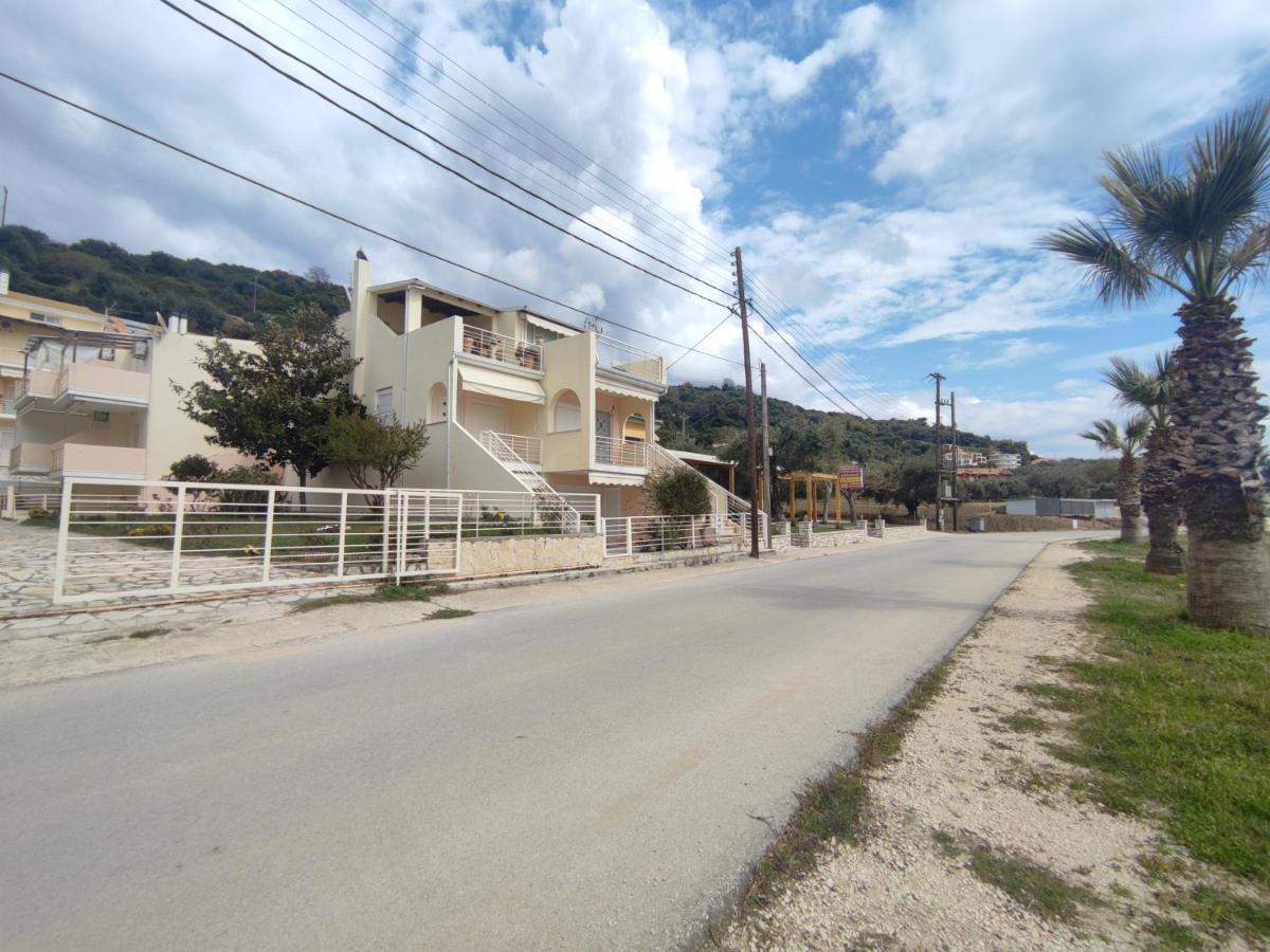 Вилла Seaside House Врачос Экстерьер фото